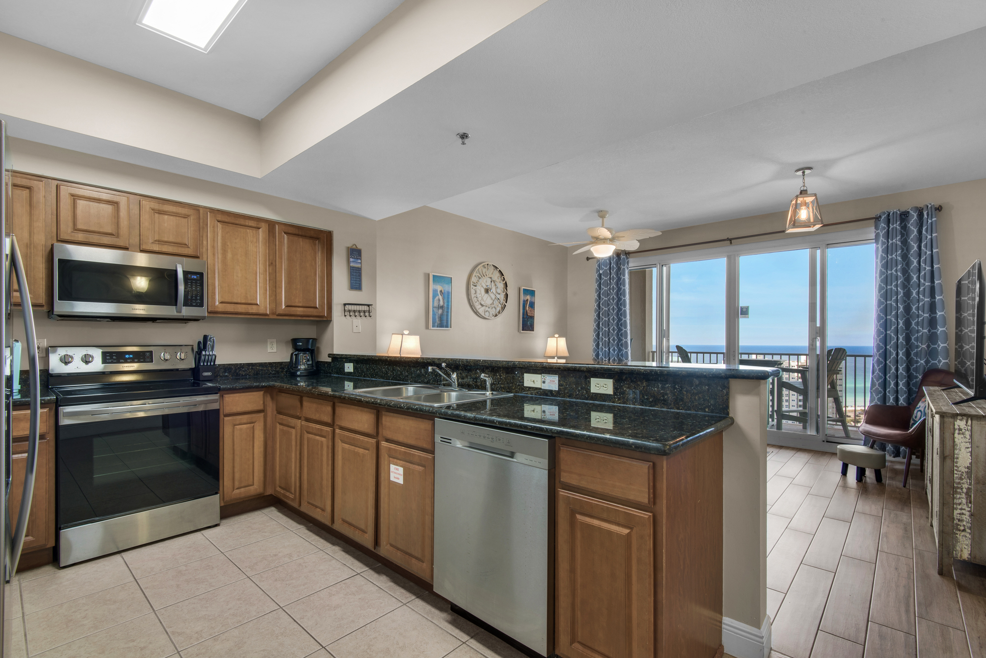 Ariel Dunes II 1705 - Kitchen 