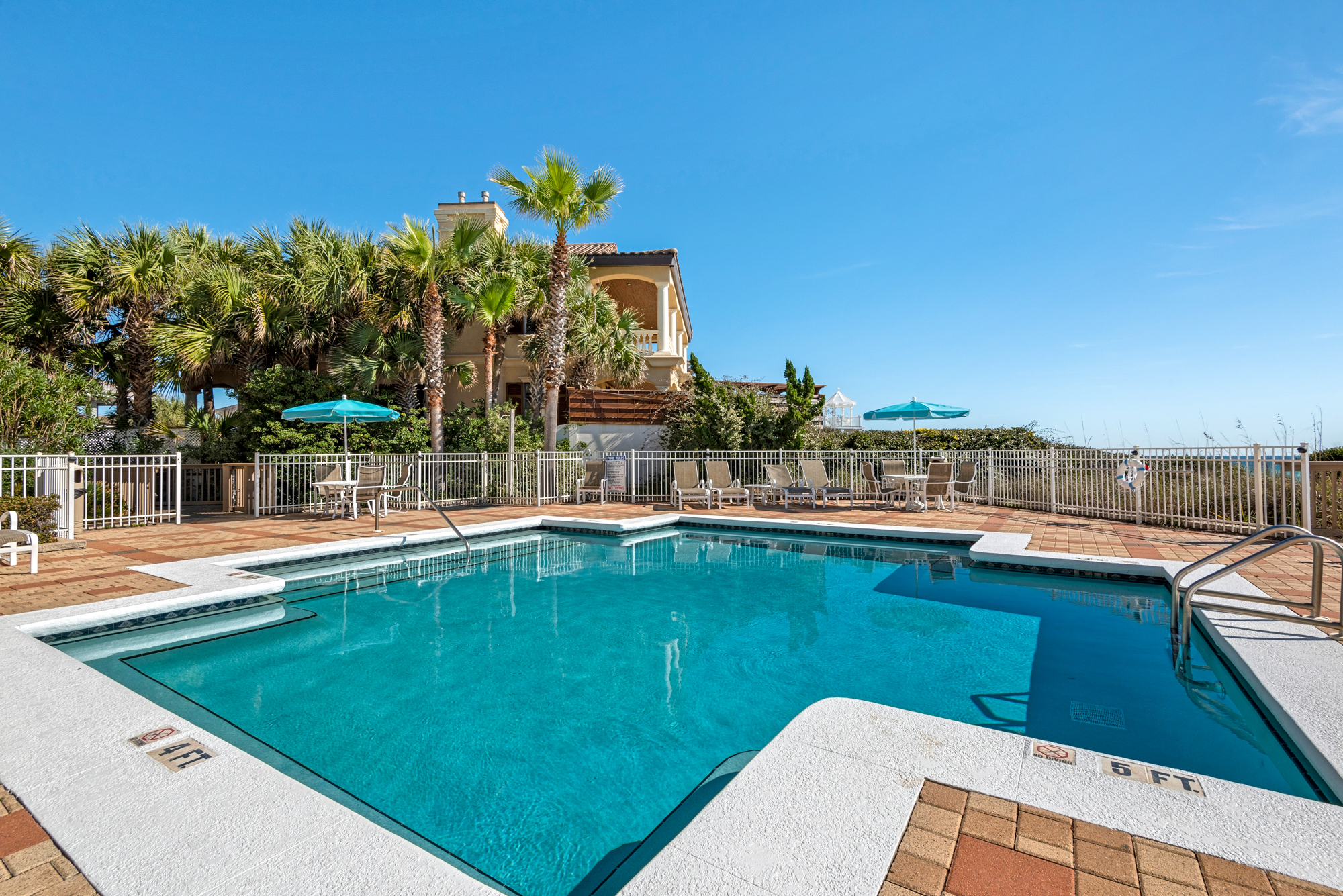 Blue Mountain Beach Retreat - 