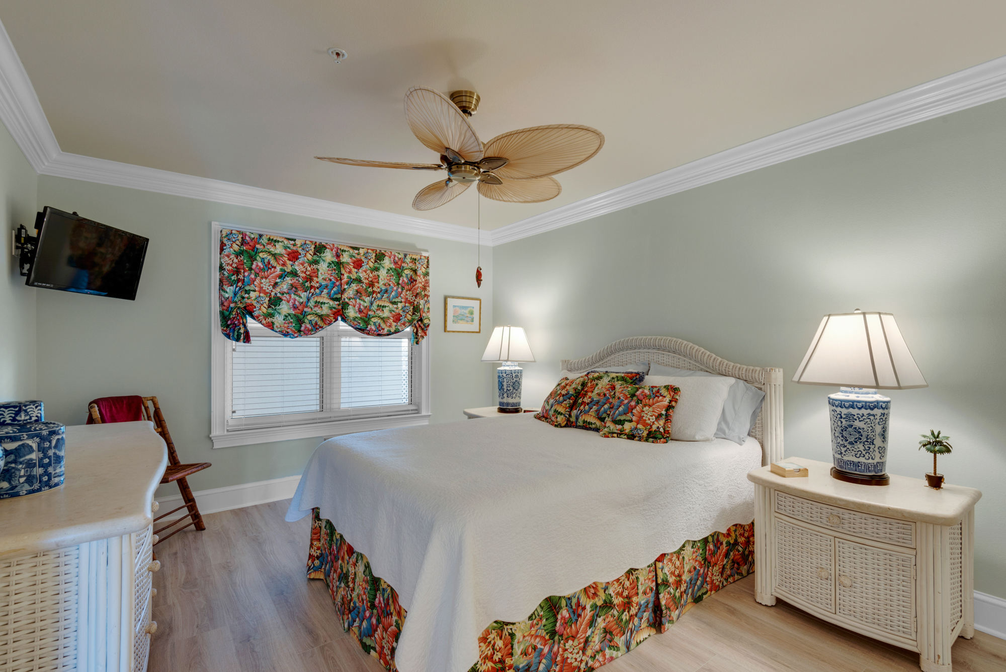 Crystal Dunes 306 27