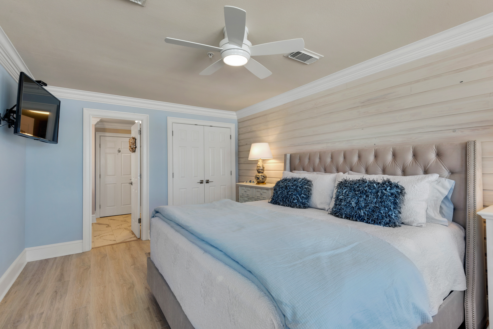 Crystal Dunes 306 21