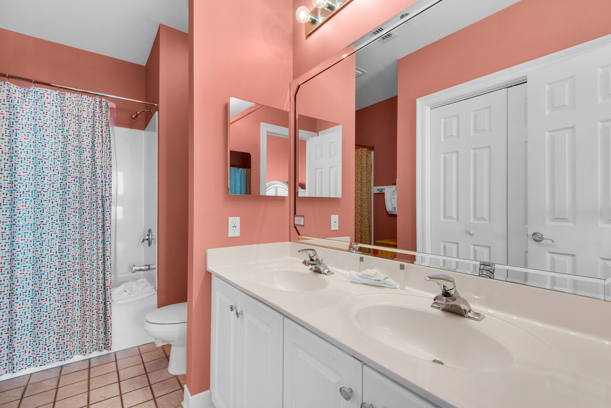 Empress 703 | Photo 21