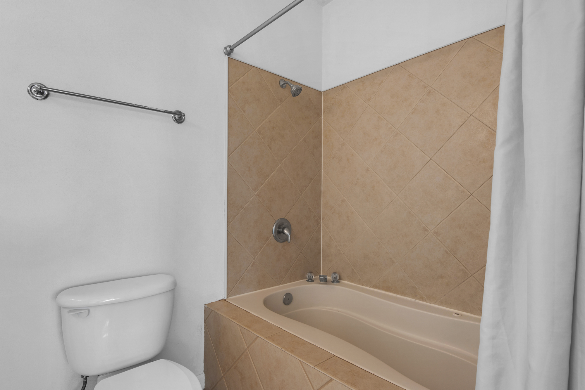 Emerald Waters 305 16