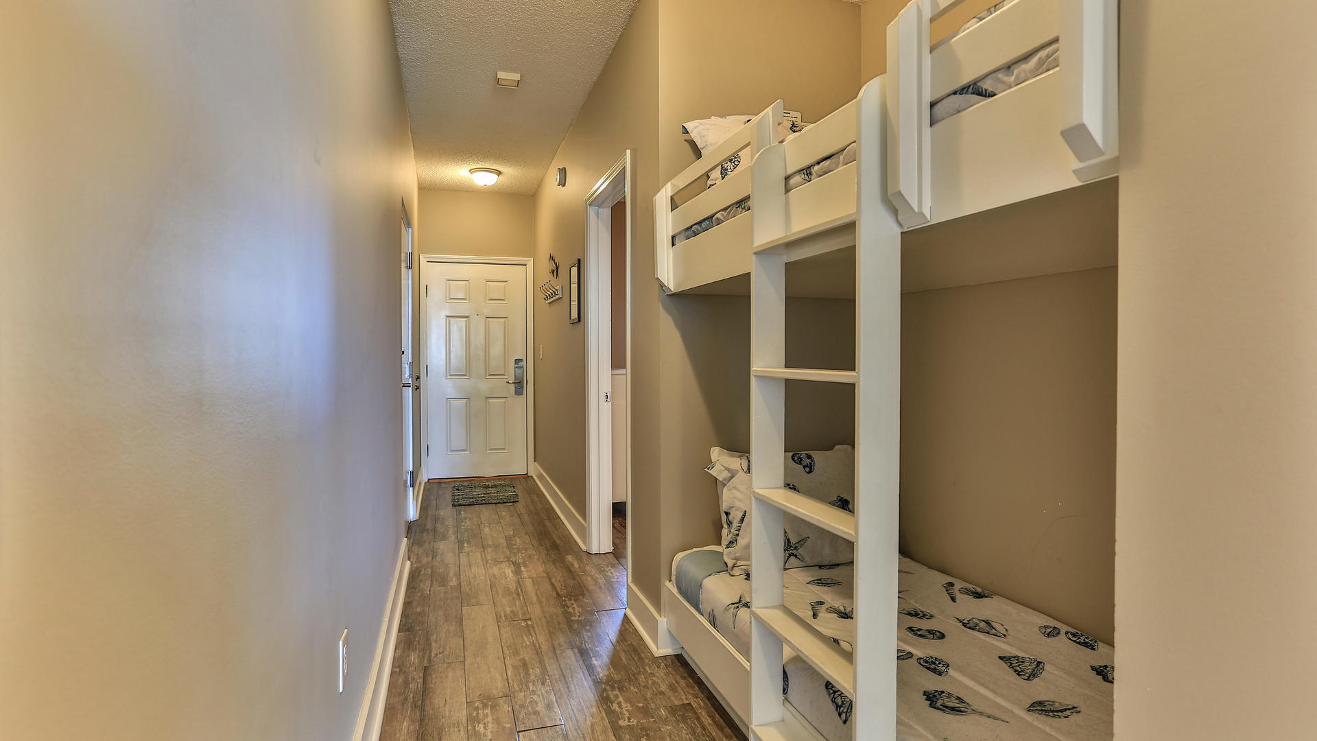 Majestic Sun 1006B | Photo 15