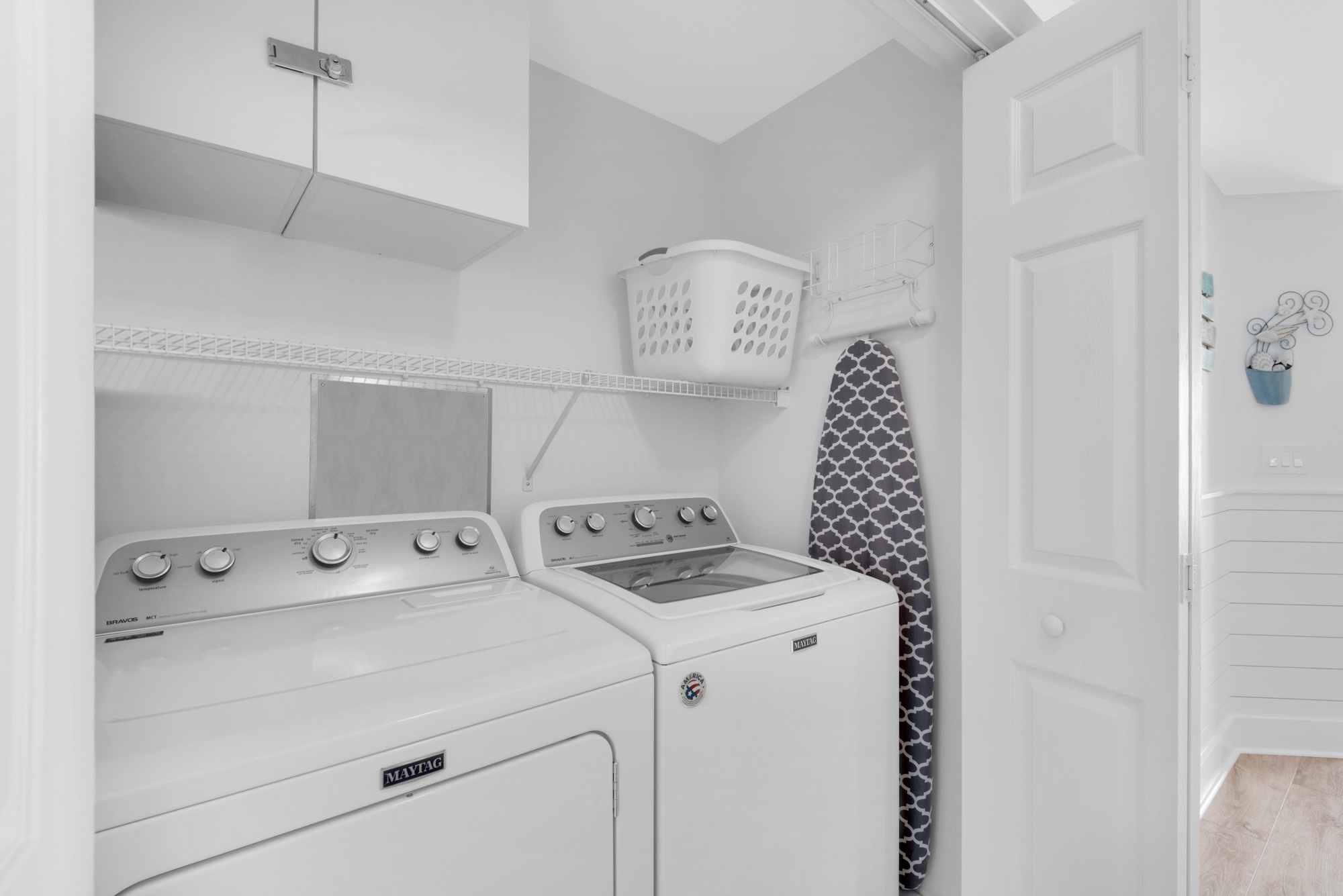 Majestic Sun 304B | Photo 22