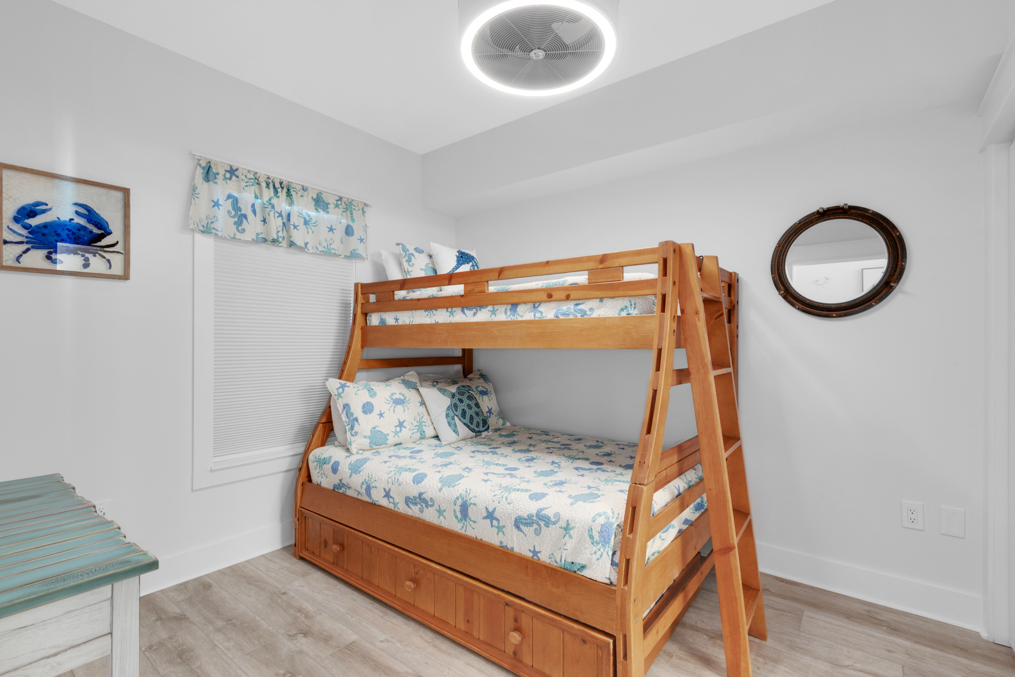 Majestic Sun 304B | Photo 20