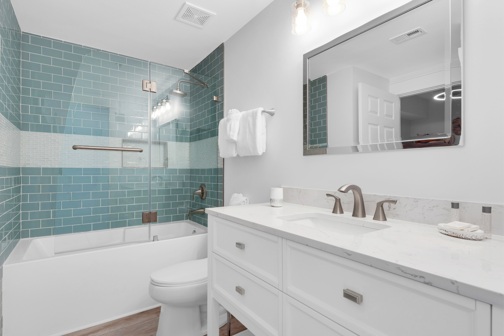 Majestic Sun 304B | Photo 21