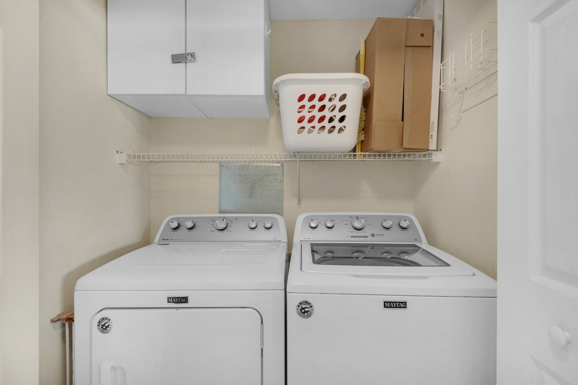 Majestic Sun 304B | Photo 23