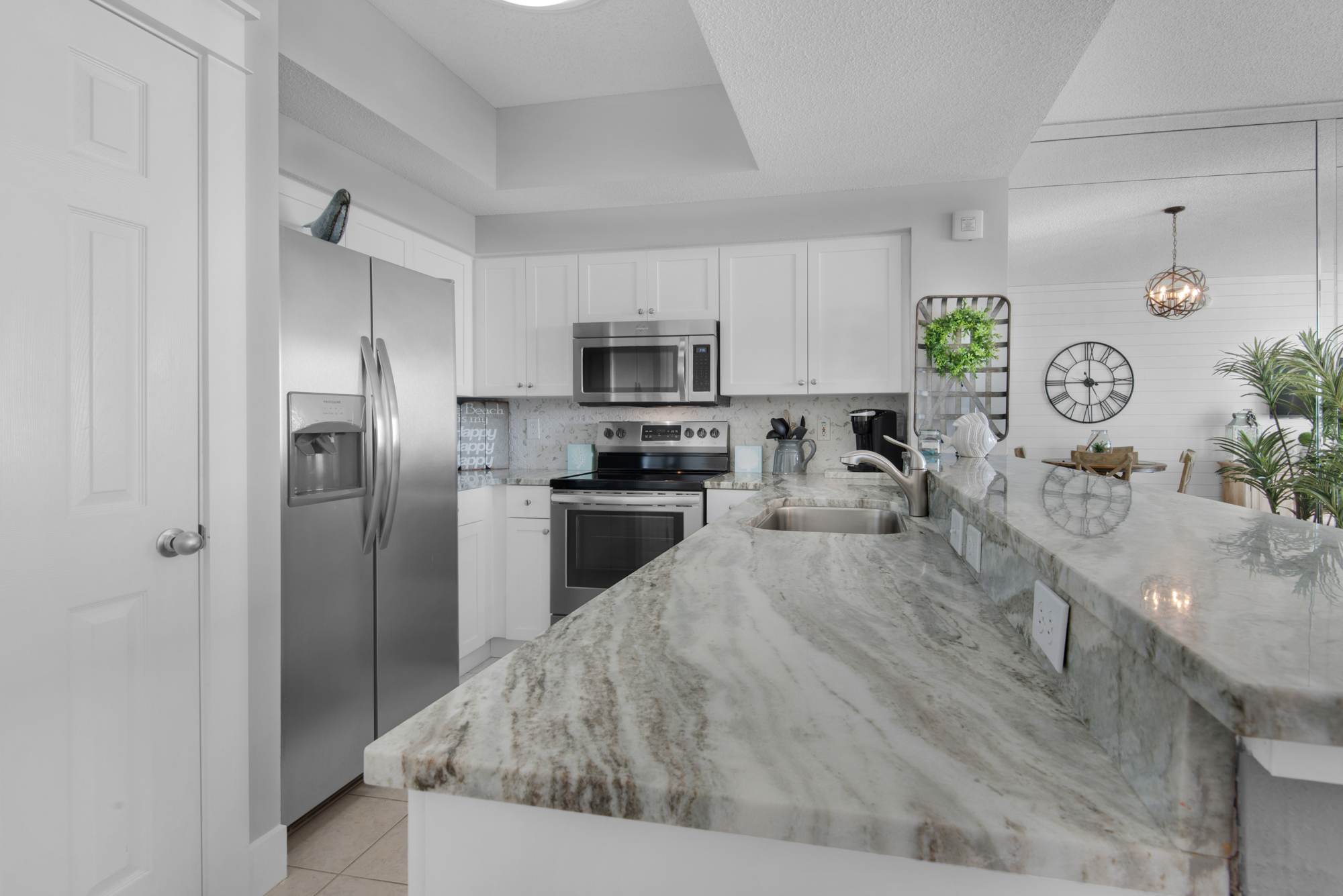 Majestic Sun 612B | Photo 12