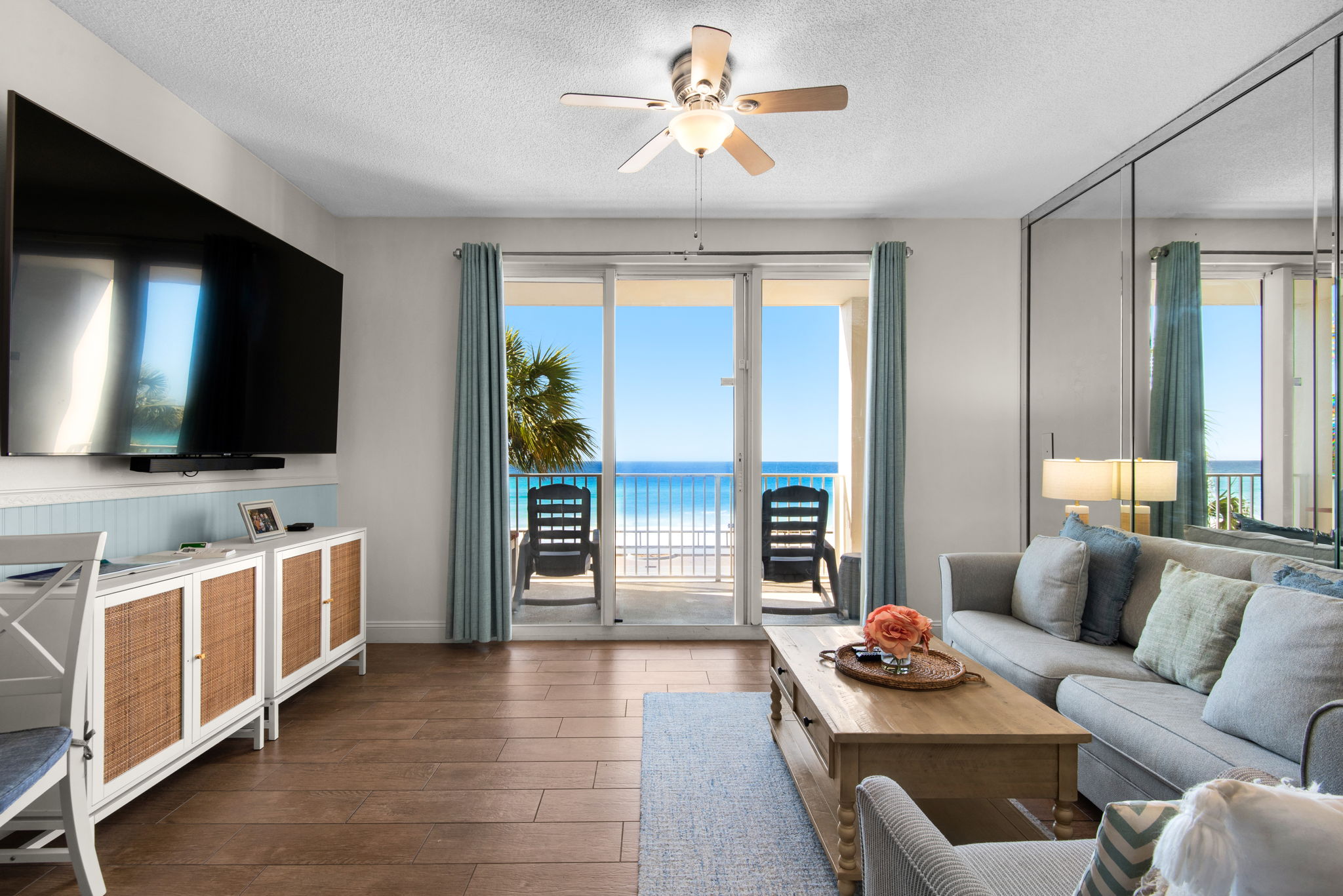 Majestic Sun A209 | Photo 2