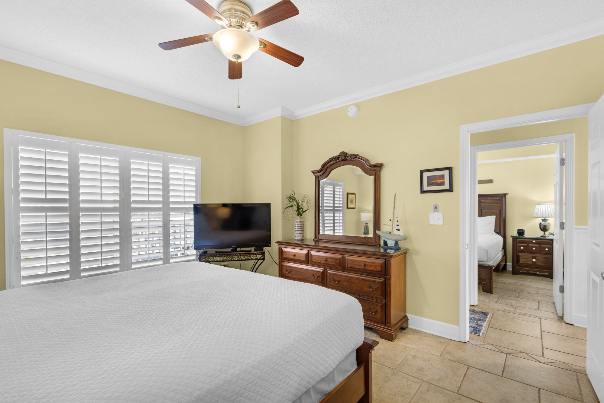 Majestic Sun A812 | Photo 18