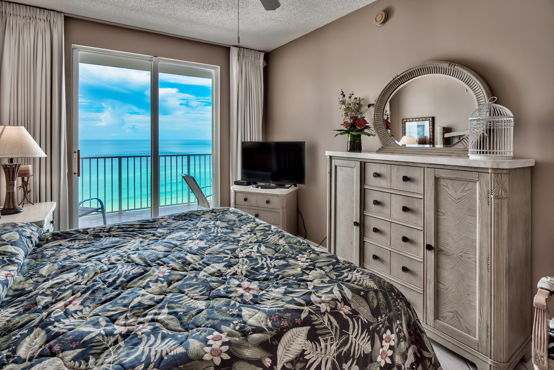 Majestic Sun A914 16