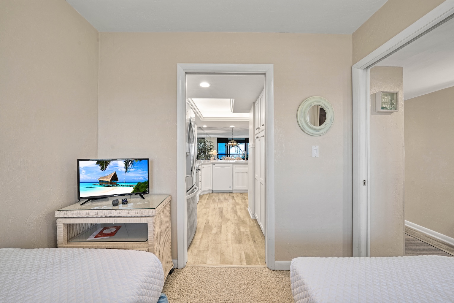 Compass Point 182 32