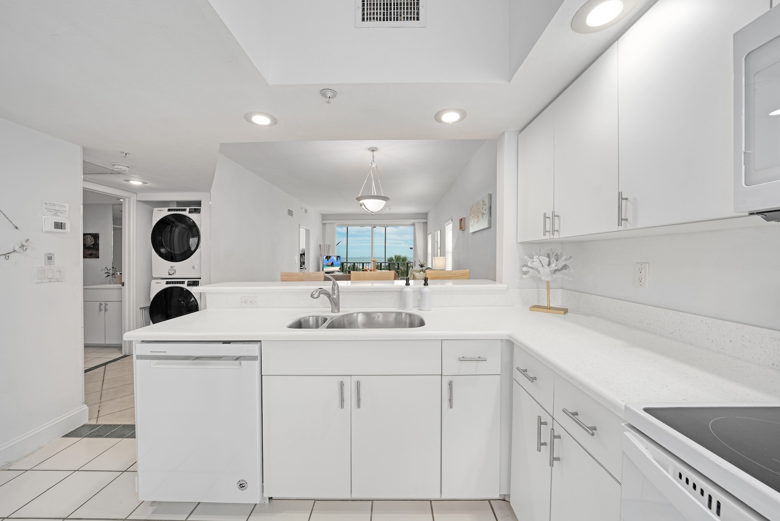 Shell Island Beach Club 6B 12