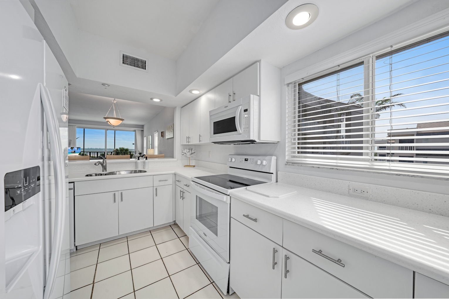 Shell Island Beach Club 6B 15