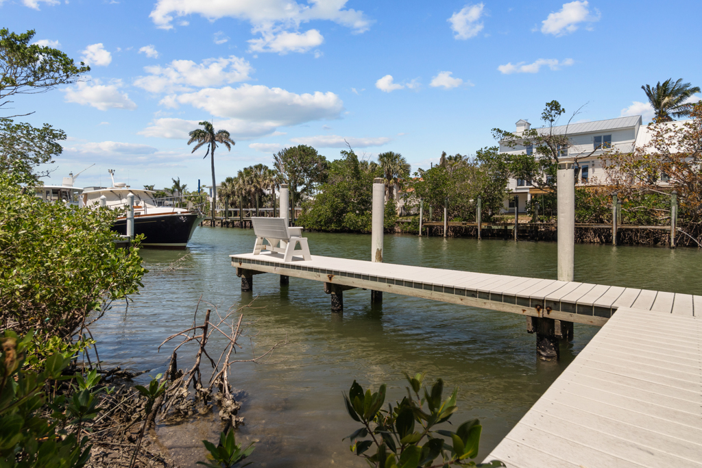 Gramma Dot's Marina House 81