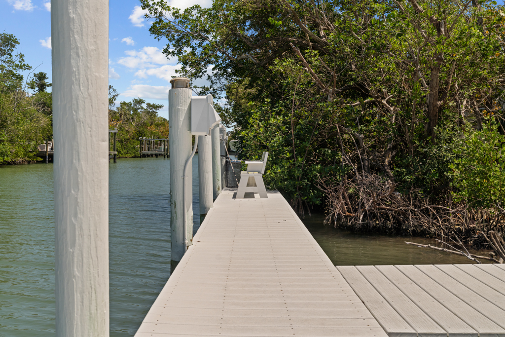 Gramma Dot's Marina House 83