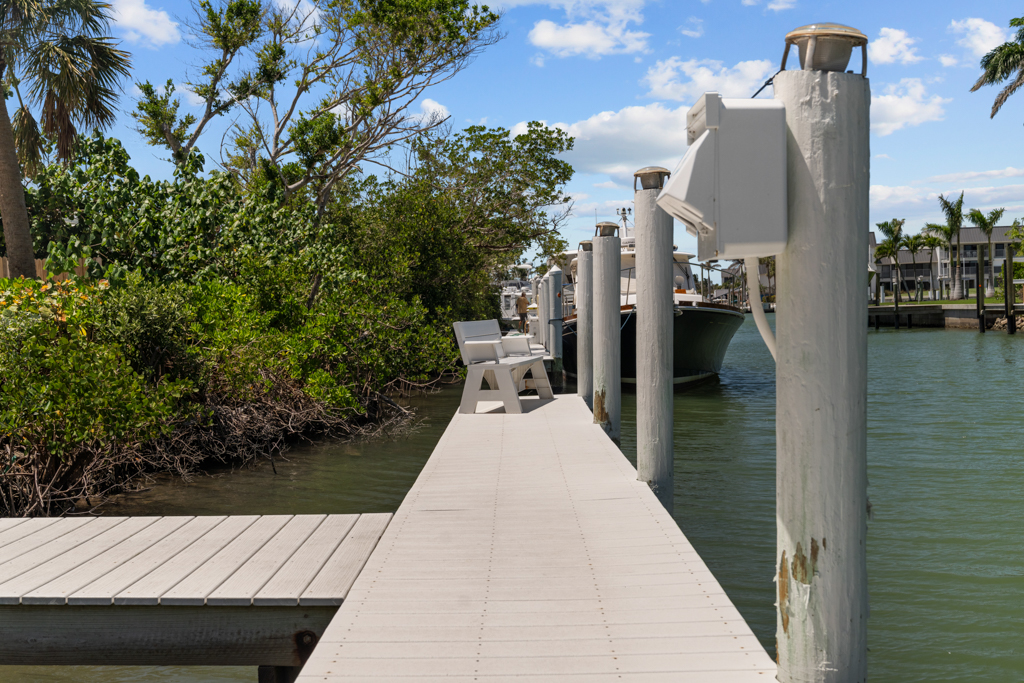 Gramma Dot's Marina House 82