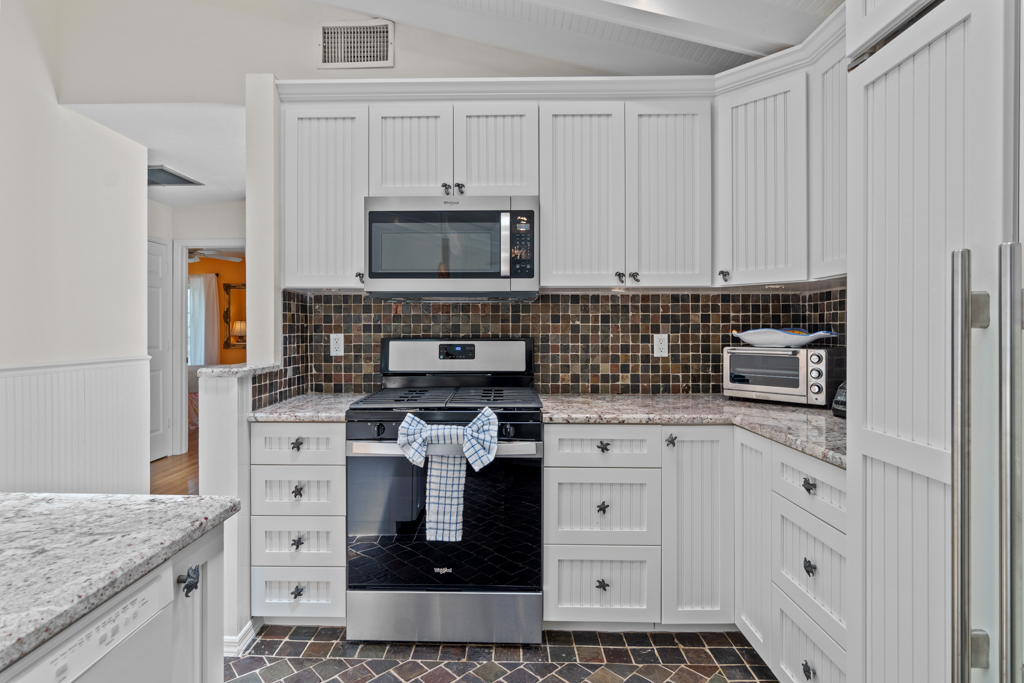 Gramma Dot's Marina House 23