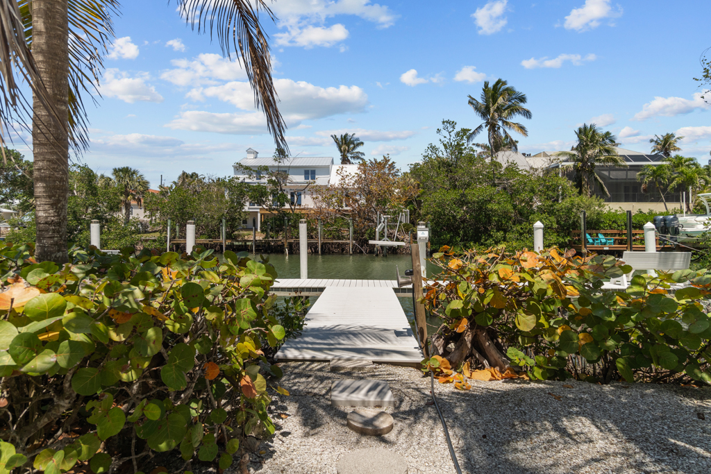 Gramma Dot's Marina House 78