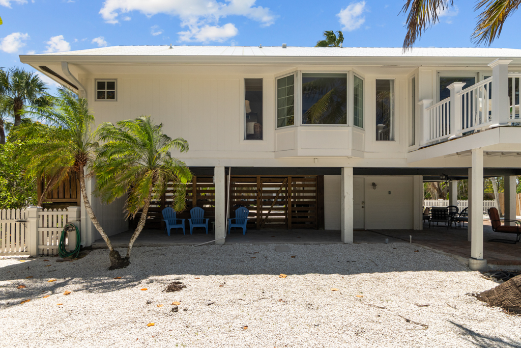 Gramma Dot's Marina House 70