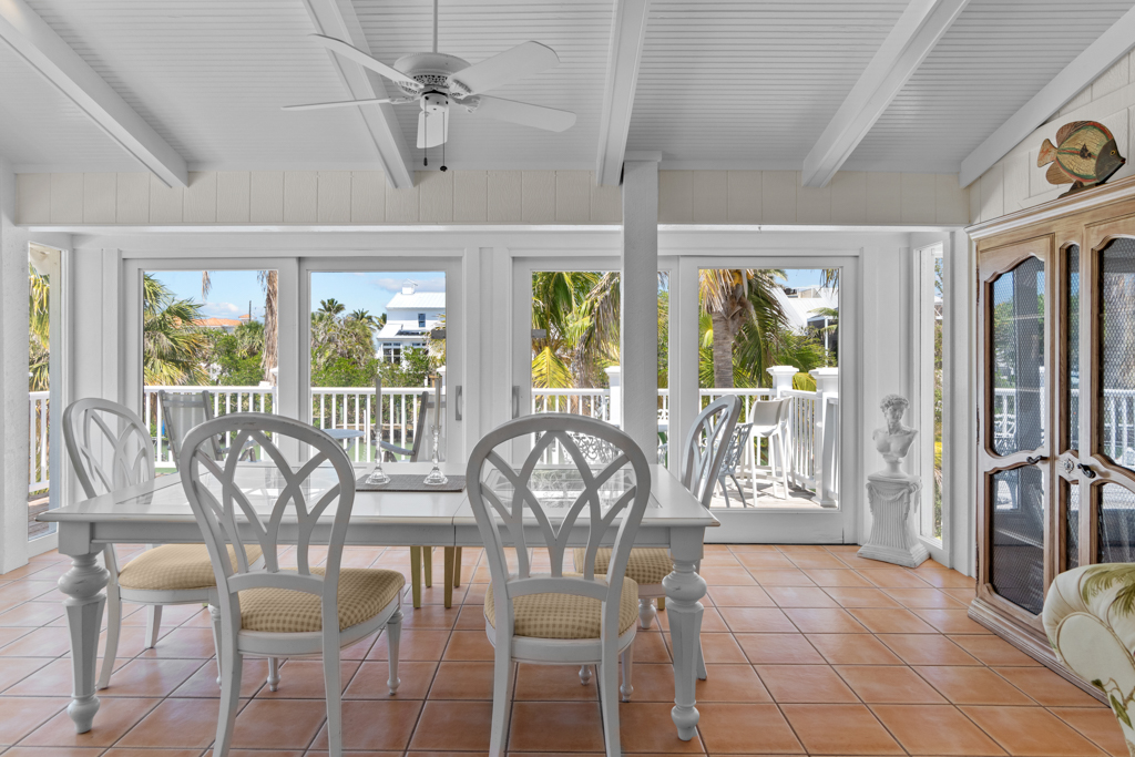 Gramma Dot's Marina House 17