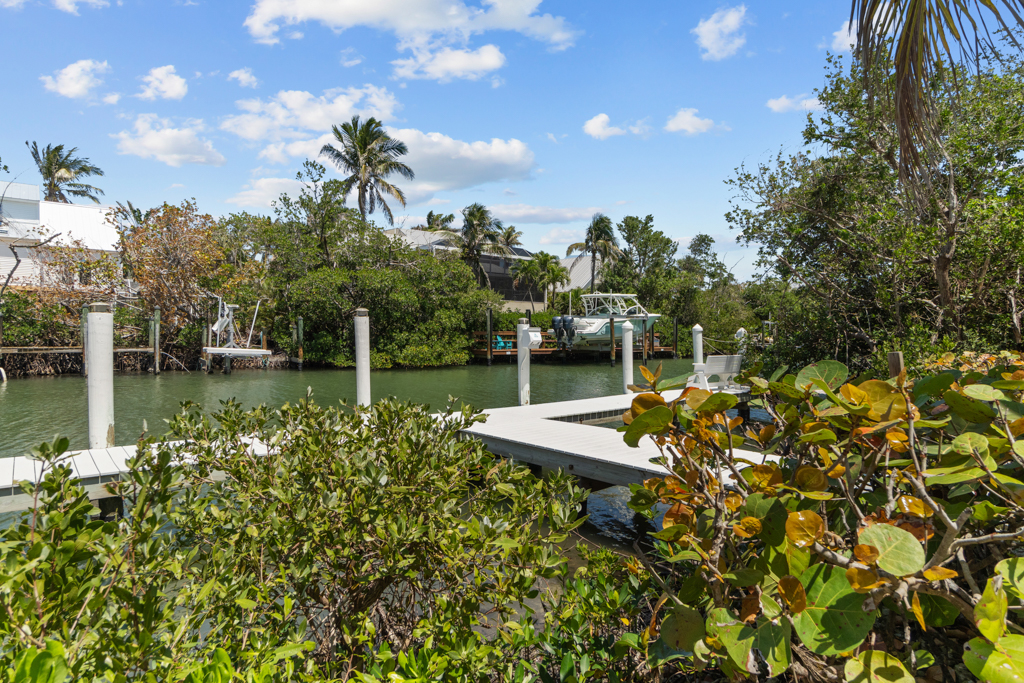 Gramma Dot's Marina House 84