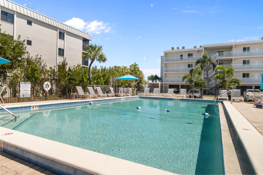 Sanibel Surfside 125 45