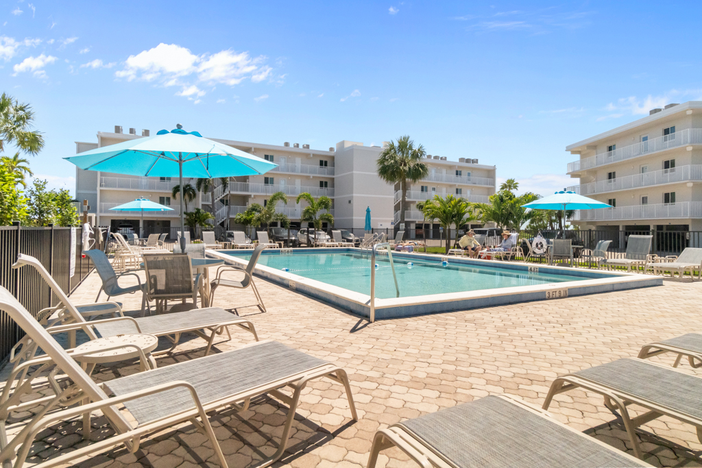 Sanibel Surfside 125 43