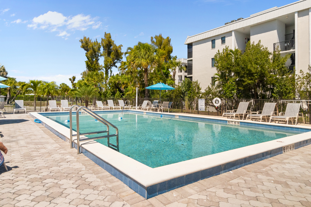 Sanibel Surfside 125 44