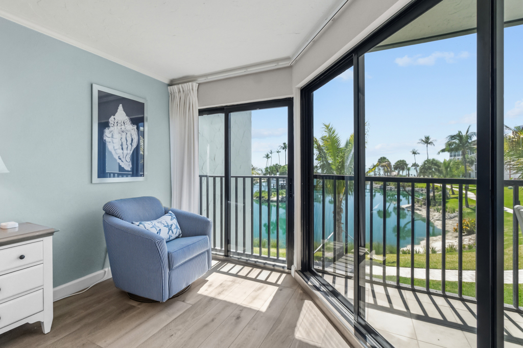 Pointe Santo C26 26