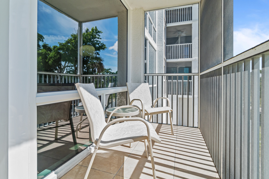 Island Beach Club 240F 38