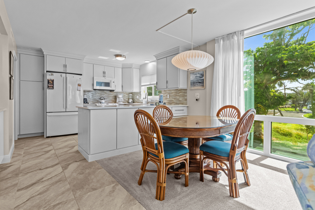 Island Beach Club 240F 17