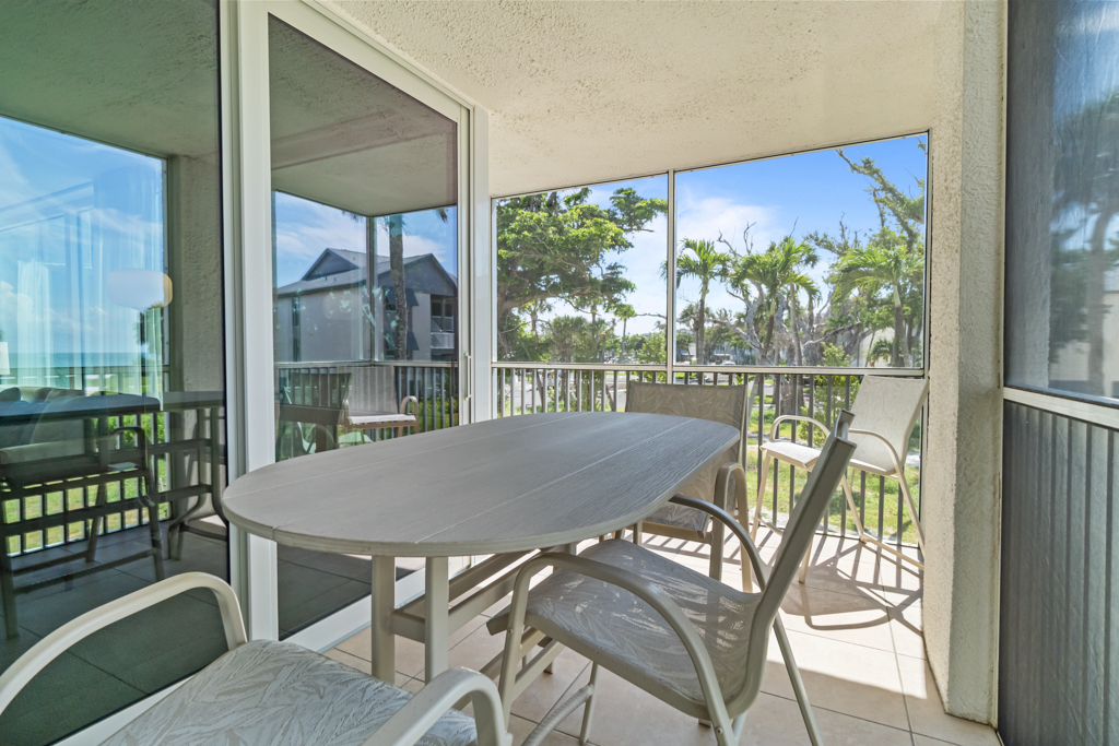 Island Beach Club 240F 33