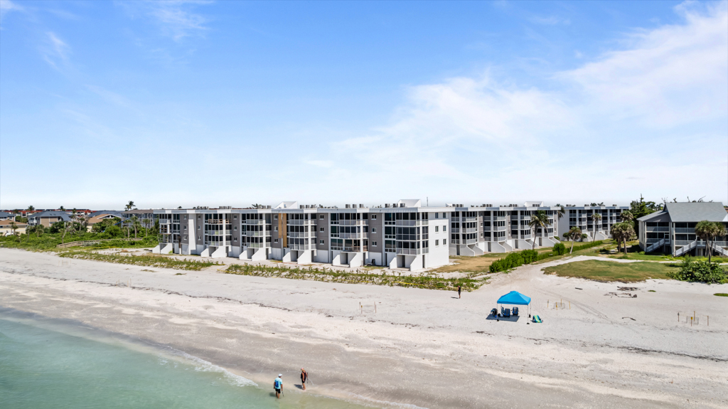 Island Beach Club 240F 41