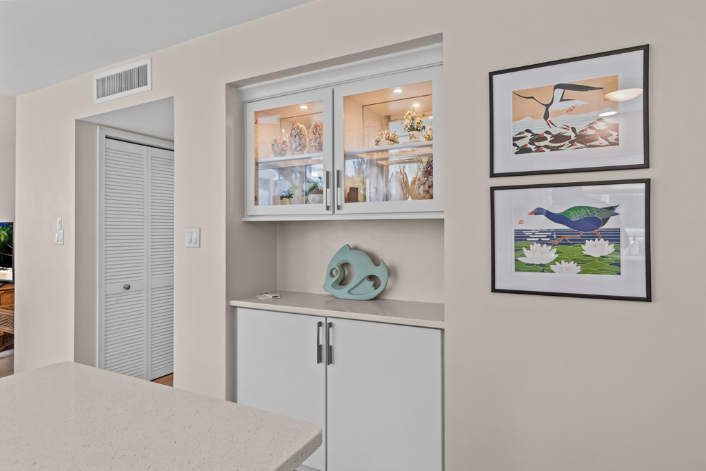 Island Beach Club 240F 13