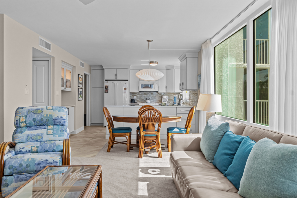 Island Beach Club 240F 12