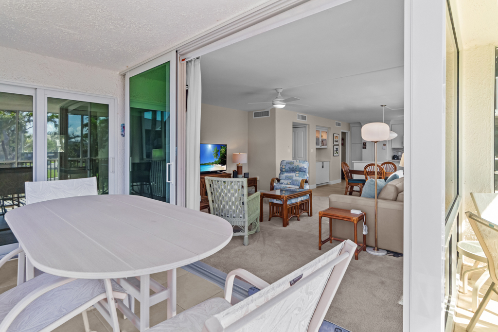 Island Beach Club 240F 35