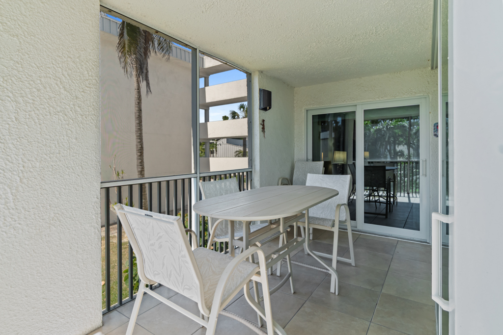 Island Beach Club 240F 36