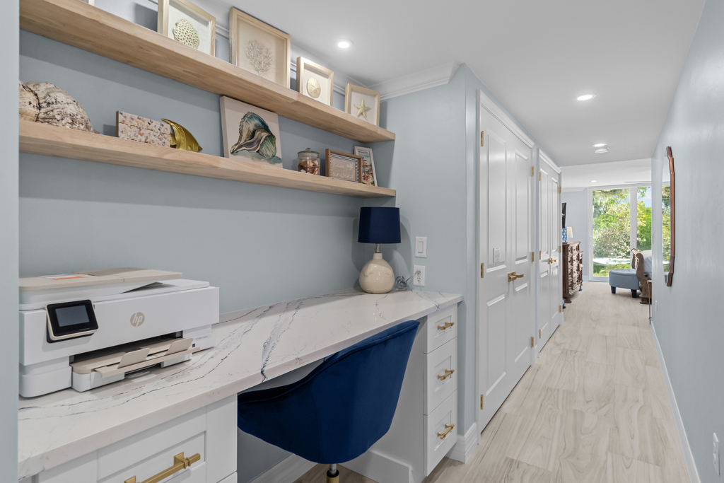 Lighthouse Point 121 33