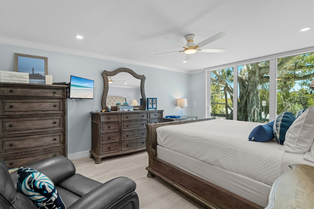 Lighthouse Point 121 39