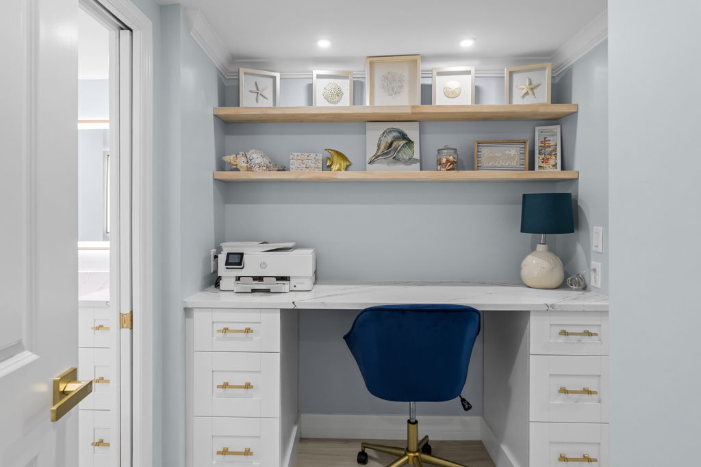 Lighthouse Point 121 31