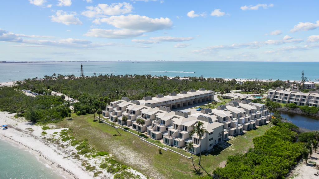 Lighthouse Point 121 66