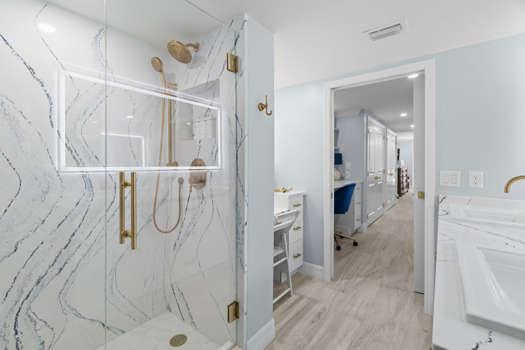 Lighthouse Point 121 47