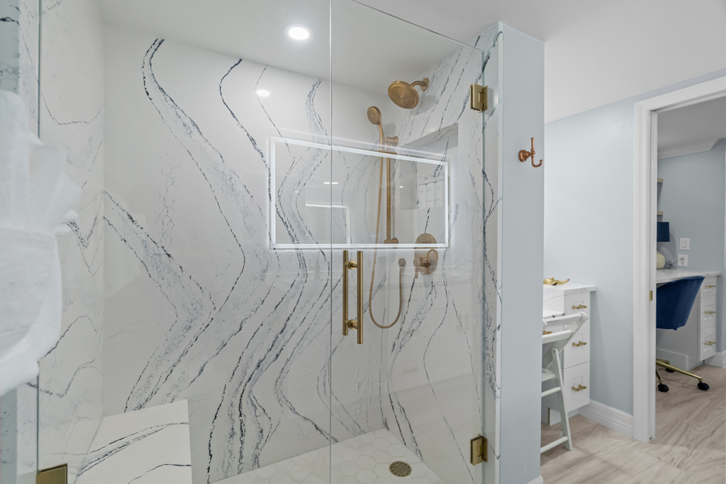 Lighthouse Point 121 44