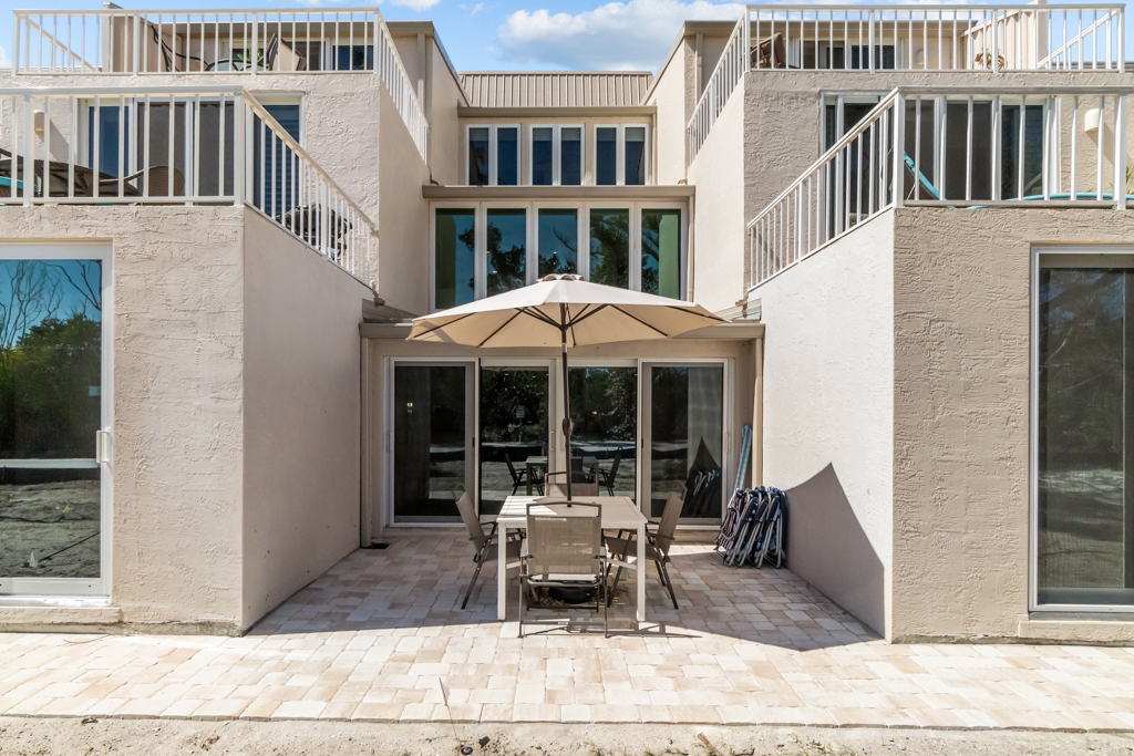 Lighthouse Point 121 59