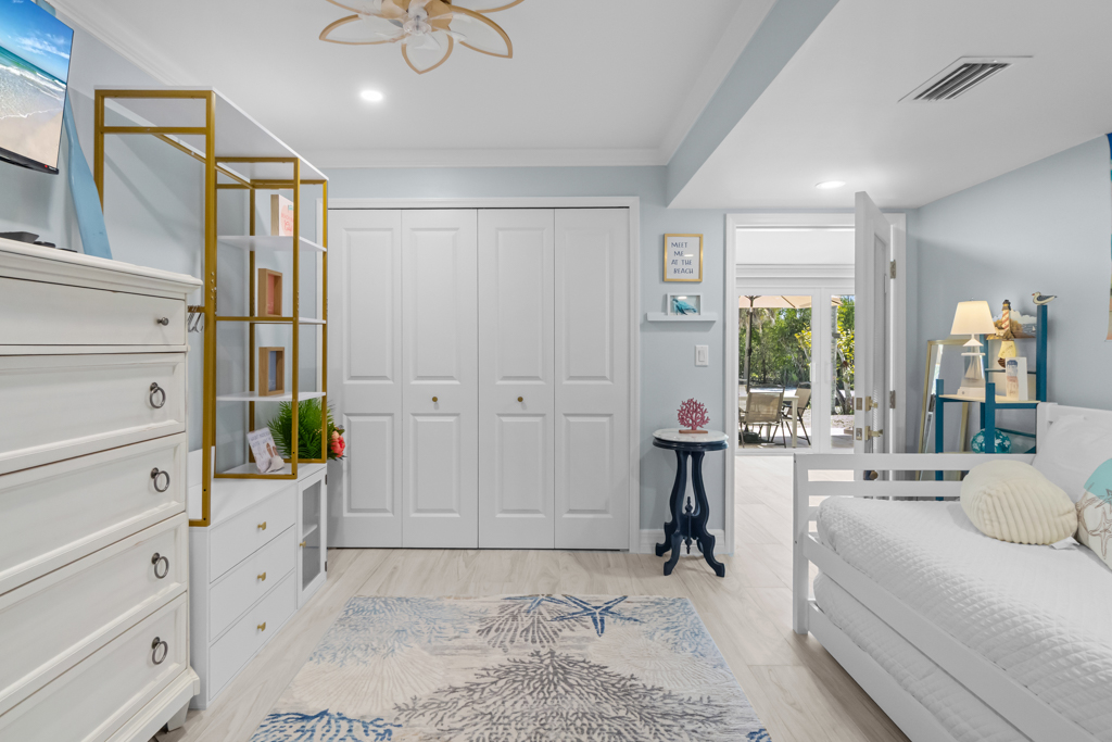 Lighthouse Point 121 45