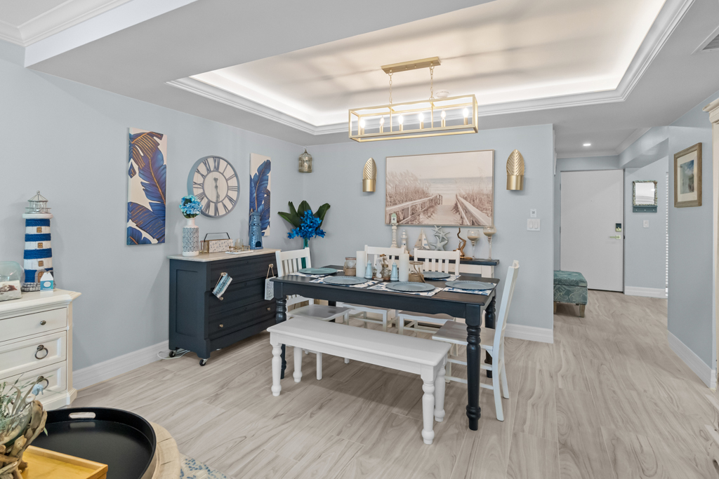 Lighthouse Point 121 25