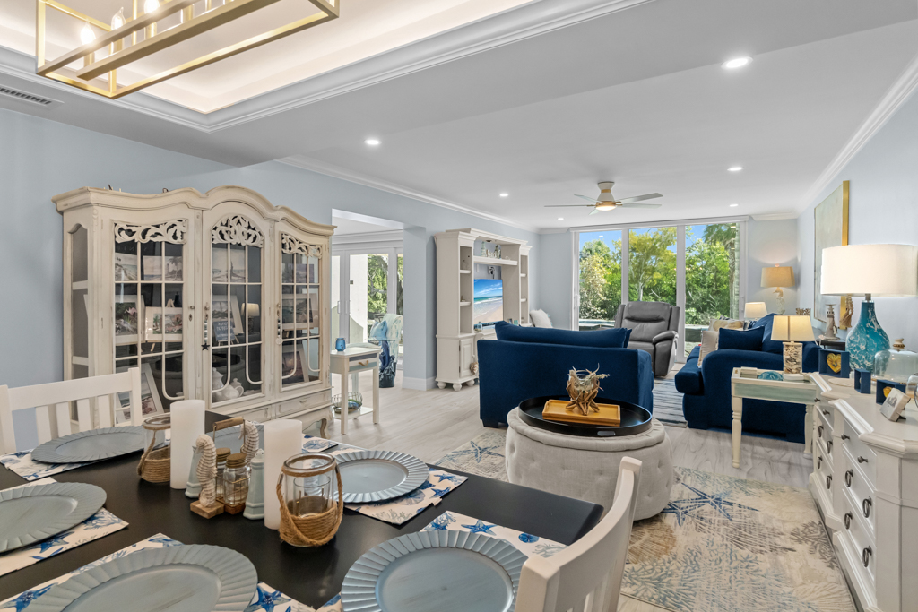 Lighthouse Point 121 30