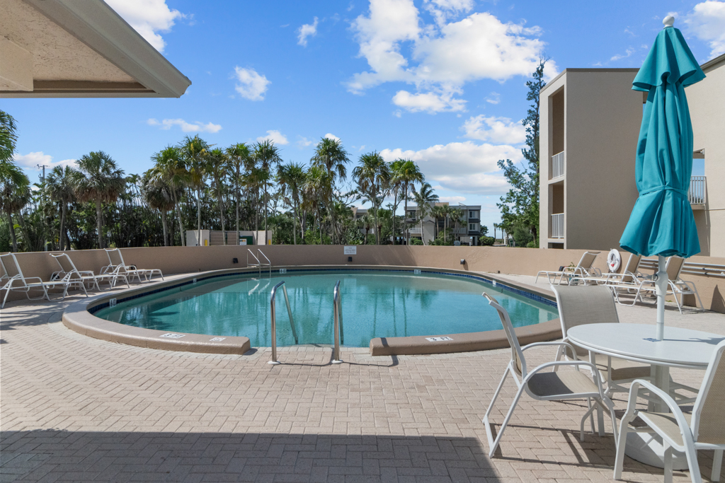 Lighthouse Point 121 61