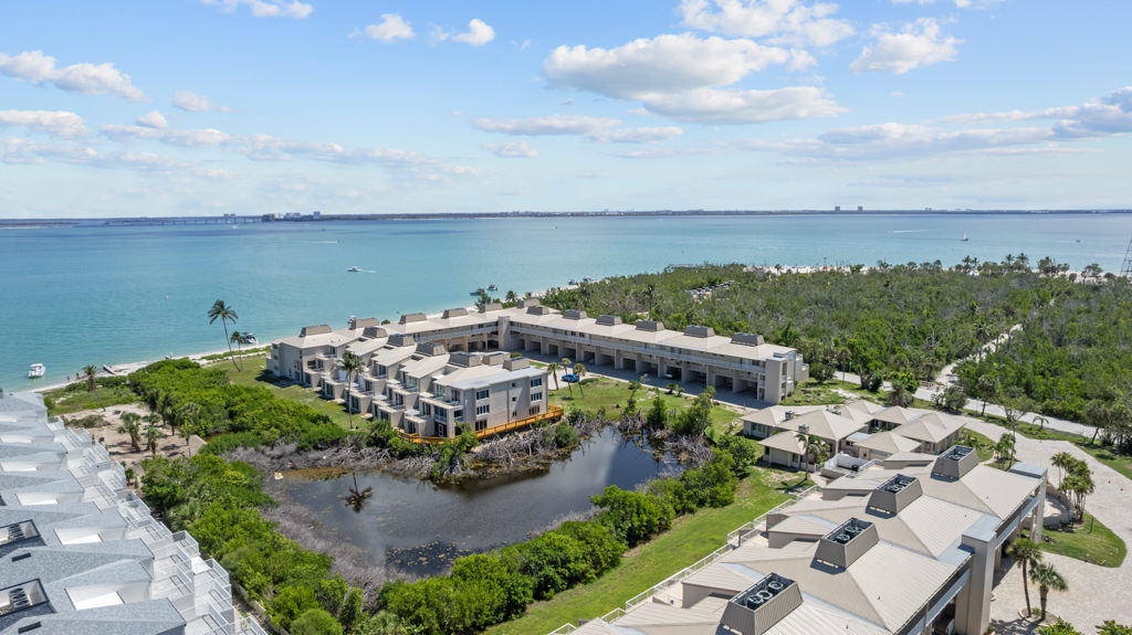 Lighthouse Point 325 56